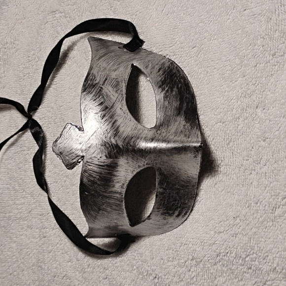 Masquerade mask - Picture 2 of 5